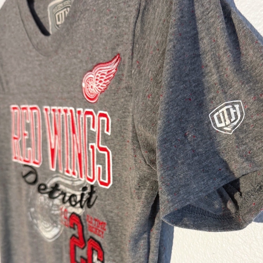 Old Time Hockey Detroit Red‎ Wings Womens Small Gray Graphic T-Shirt NHL Newbury - Picture 3 of 8